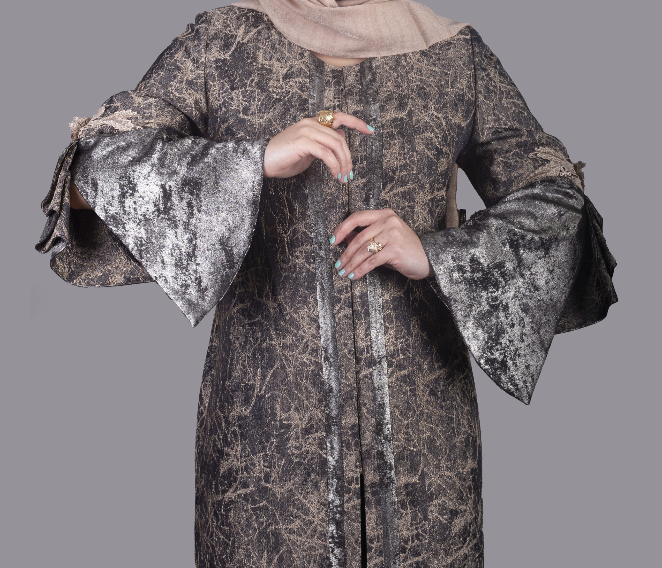 لباس مجلسی با آستین های طرح دار