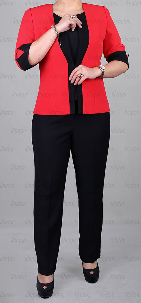 کت قرمز آستین برگردان مشکی و تاپ و شلوار مشکی
