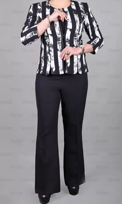 کت راه راه سفید مشکی و شلوار دم پا گشاد مشکی