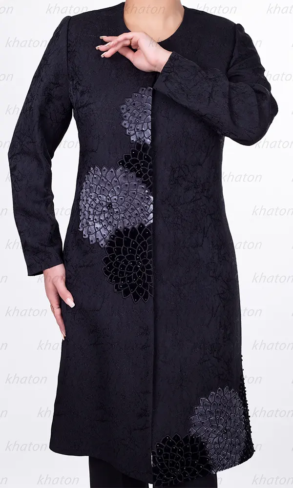 مانتو کت ژاکارد عنکبوتی جزییات و شلوار مشکی